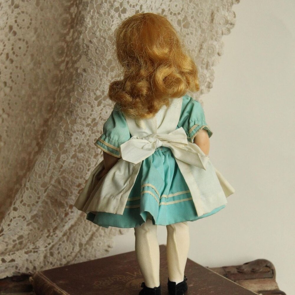 Vintage 1960s 1970s Madame Alexander Doll, Alice In Wonderland, Model # 1552 - Picture 9 of 13